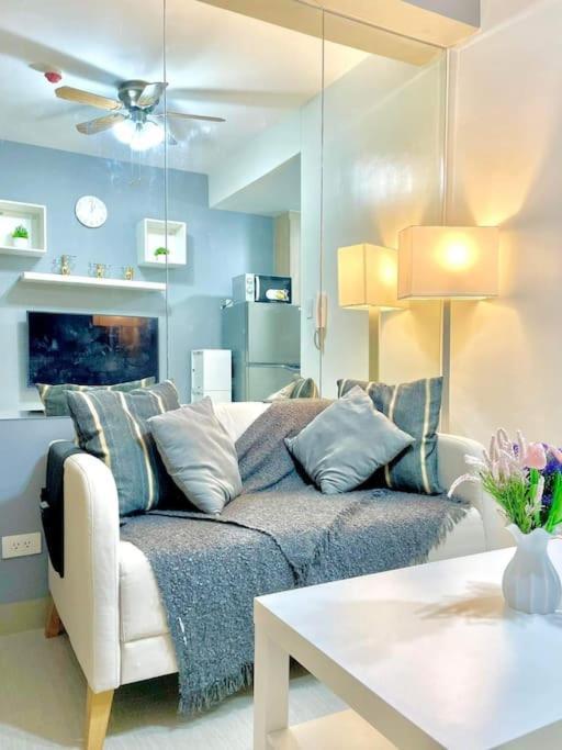 Fully Equipped 1Br Condo At Shore2 Near To Moa Manila Eksteriør bilde